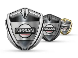 Nissan Emblema Abovedado Insignia Opulenta Idea Aleación Remate